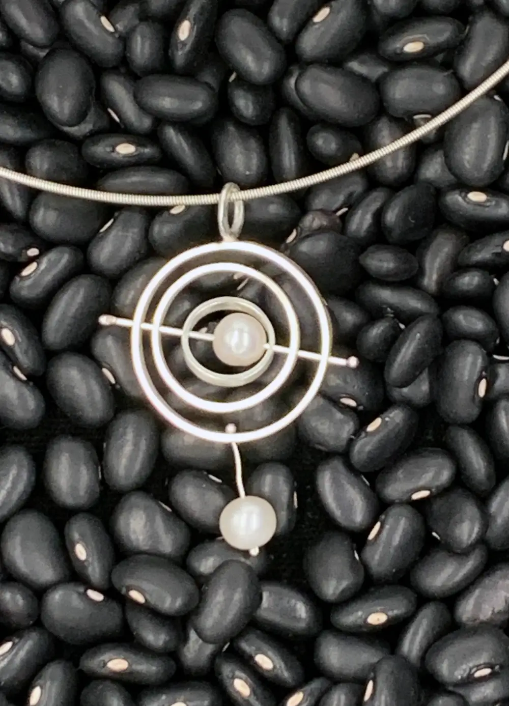 Medium 3 ring pendant with center and drop fresh water pearl